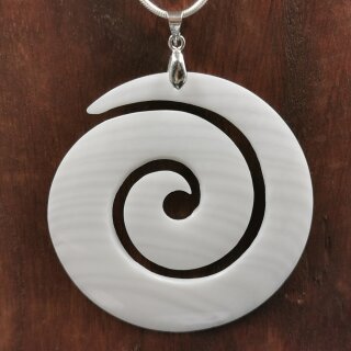 Perlmutt-Anh&auml;nger wei&szlig; "Maori" ca. 5,0cm VE3St.